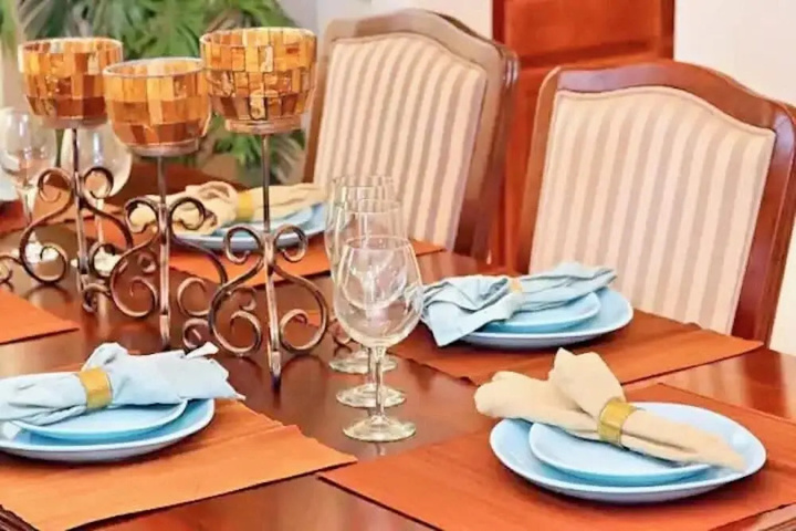 Dining 21 of 28
