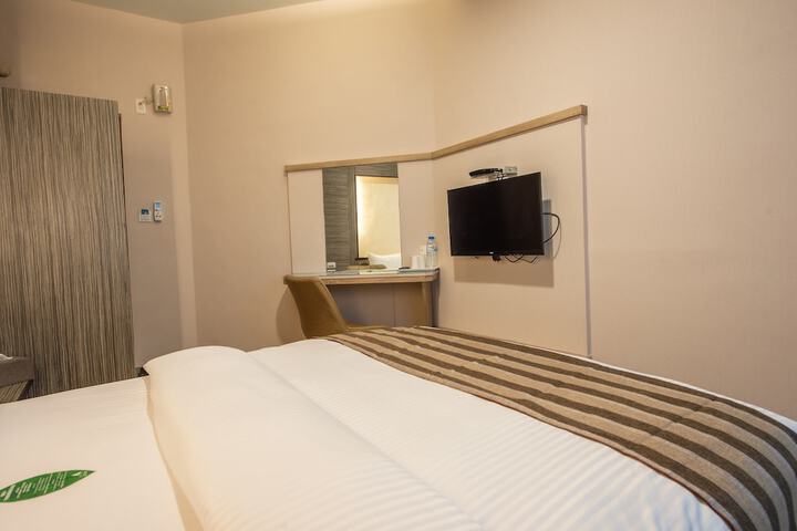 Room 70 of 91