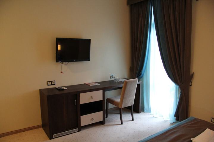 Room 37 of 81