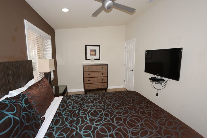 Room 11 of 72