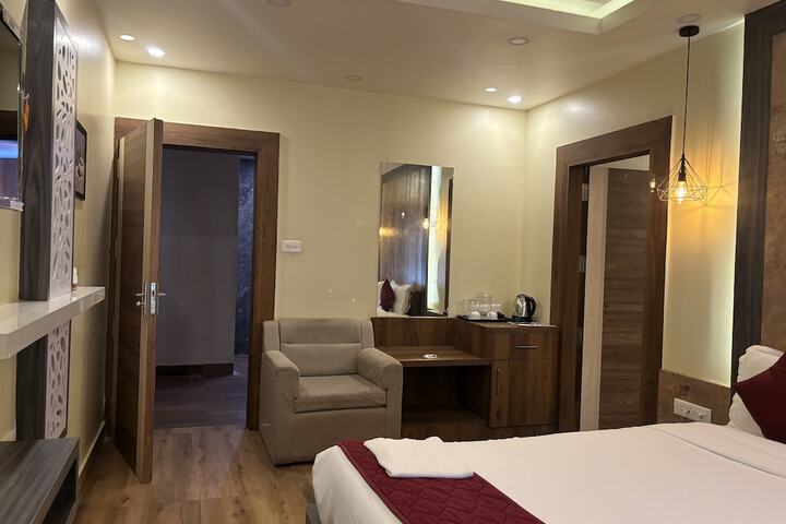 Room 19 of 28