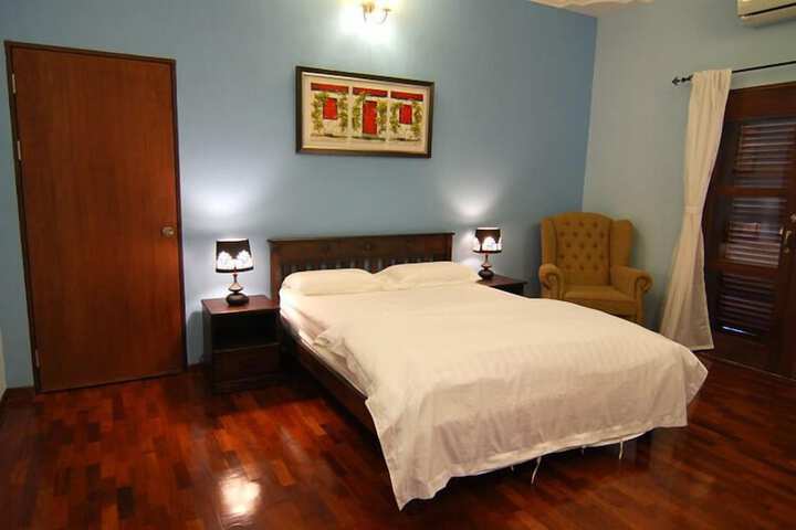 Room 9 of 27