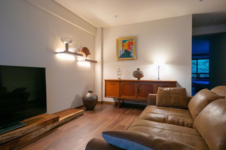Room 27 of 130