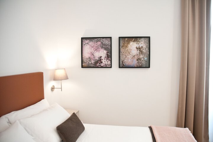 Room 8 of 84