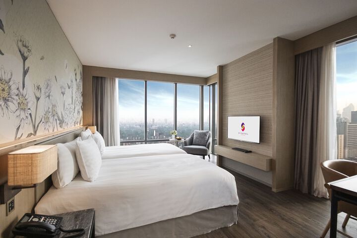 Room 15 of 165