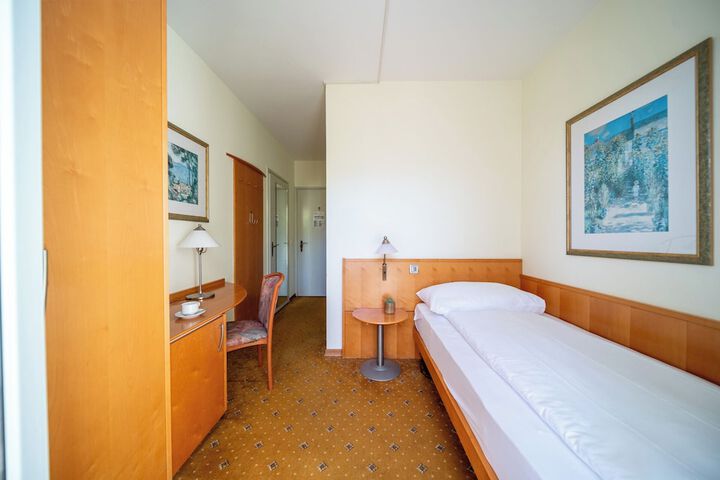 Room 22 of 156