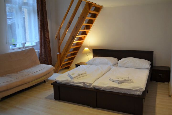 Room 25 of 60