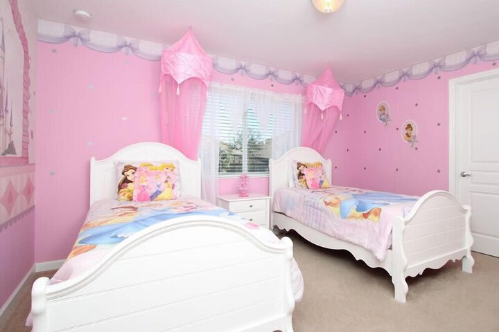Room 5 of 30