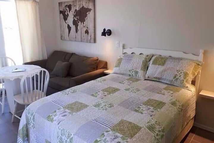 Room 11 of 28