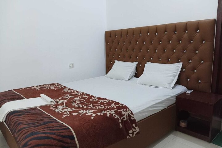 Room 9 of 23