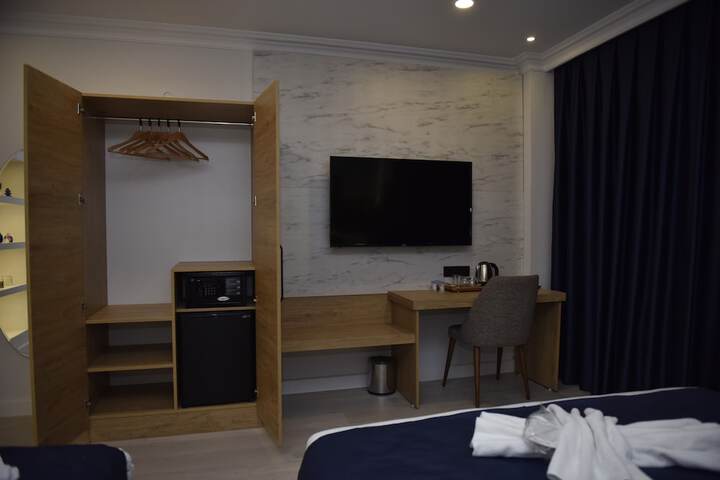 Room 11 of 42