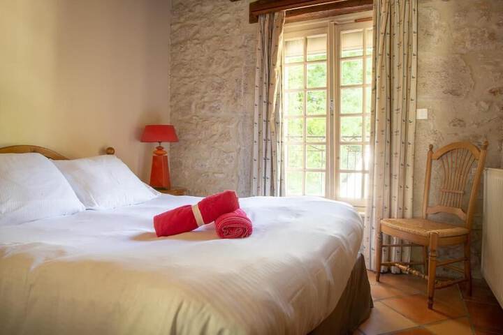 Room 4 of 38