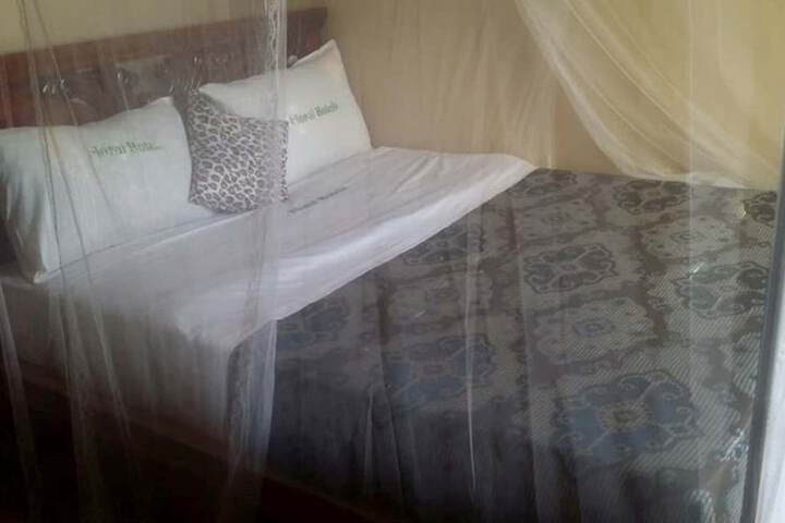 Room 7 of 28