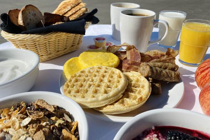 Breakfast/Coffee Service 19 of 29