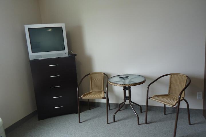 Room 11 of 28