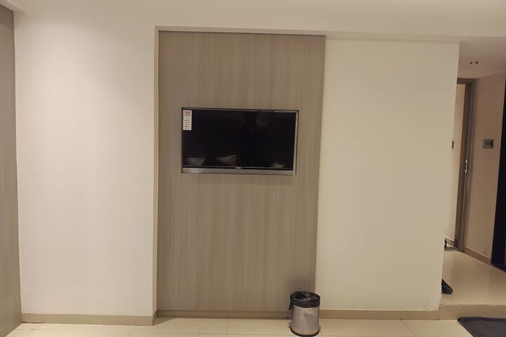 Room 16 of 65