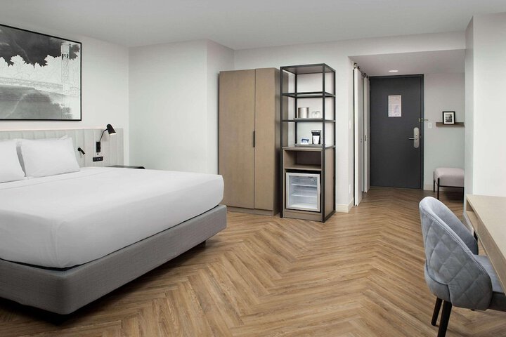 1 King Bed Suite (2 of 8)