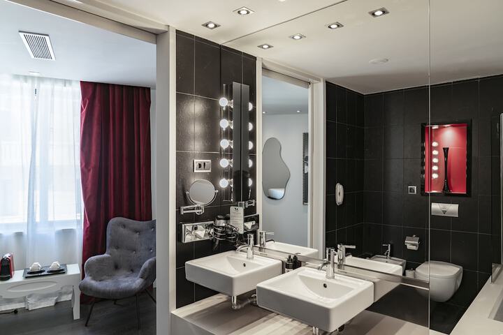 Room 26 of 52
