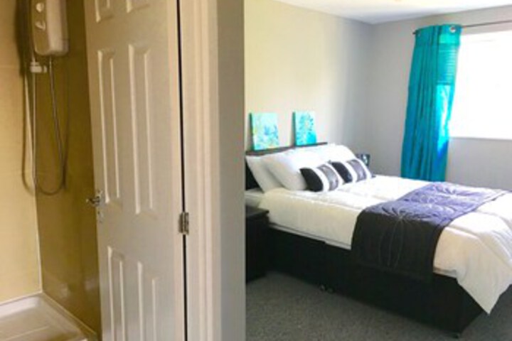 Room 6 of 18