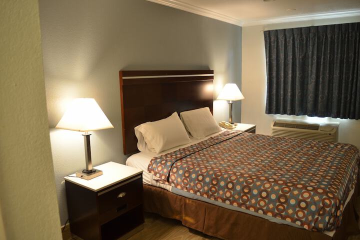Standard | King Bed (16 of 33)