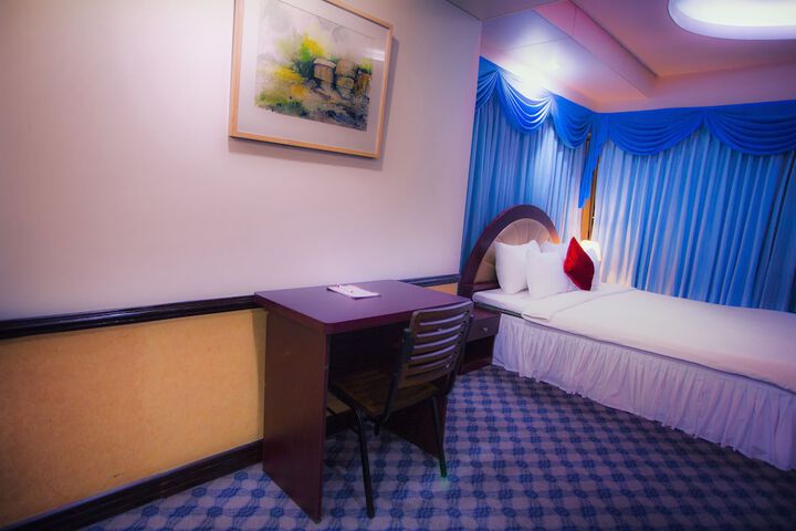 Room 17 of 64