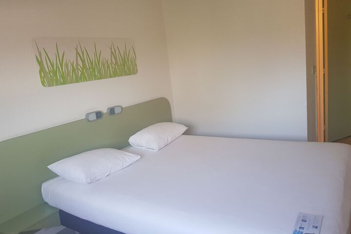 Room 8 of 31