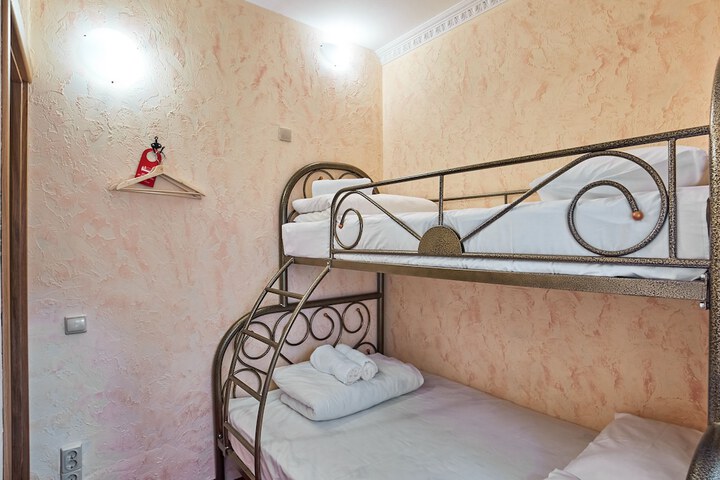 Room 15 of 21