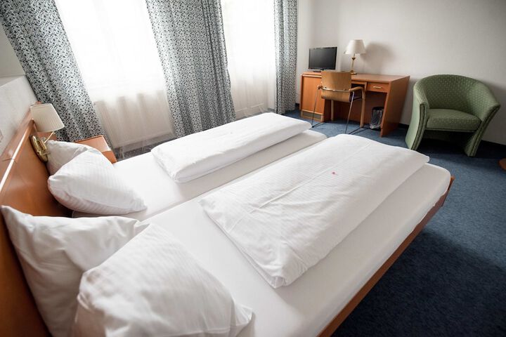 Room 5 of 29