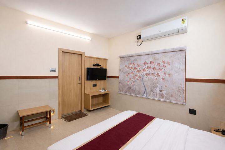 Room 4 of 19