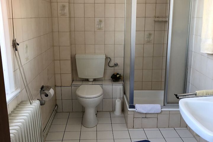 Room 30 of 68