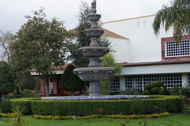Hotel 5 of 6