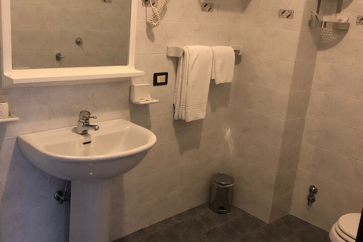 Room 29 of 44