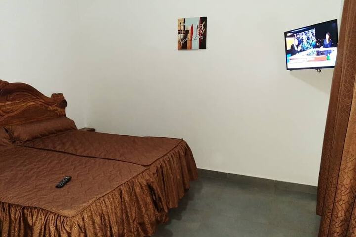 Room 4 of 13