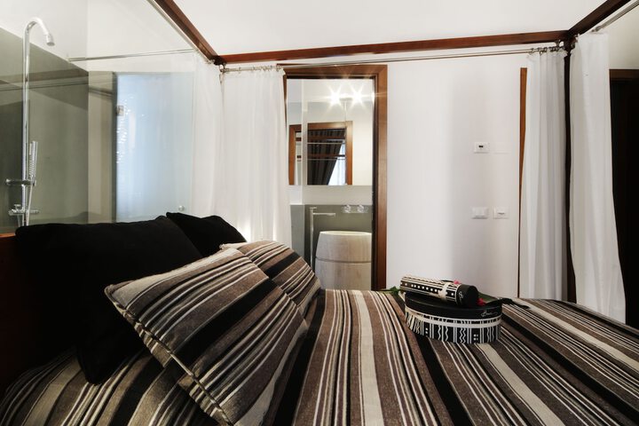 Room 26 of 137