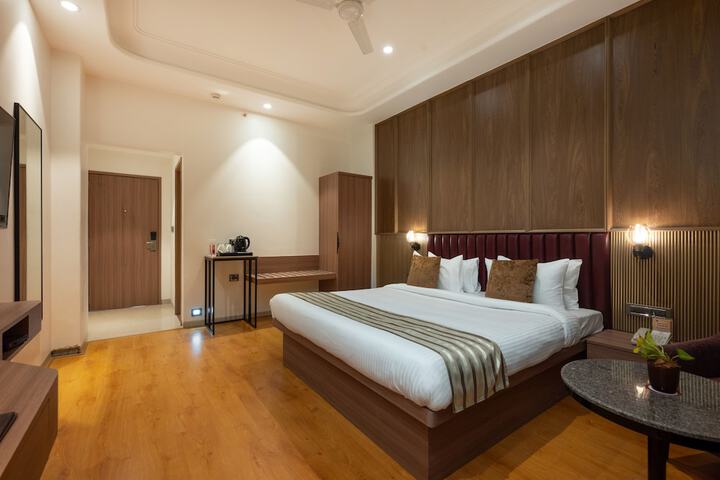 Room 9 of 52