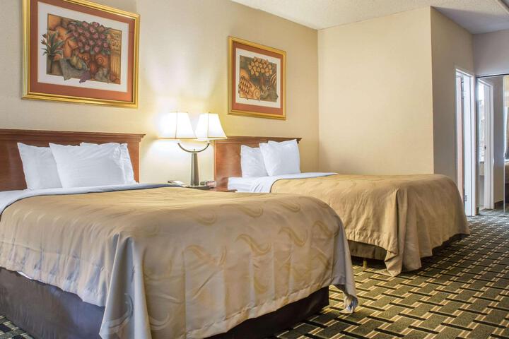 2 Double Beds (5 of 8)