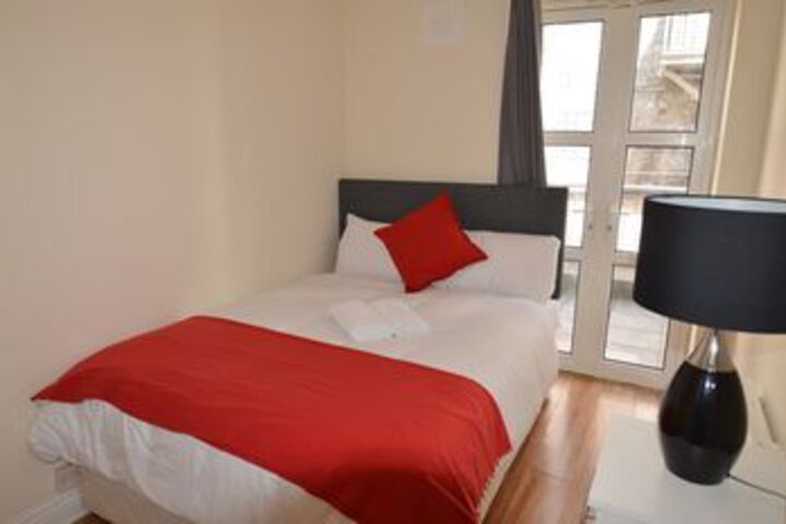 Room 13 of 33