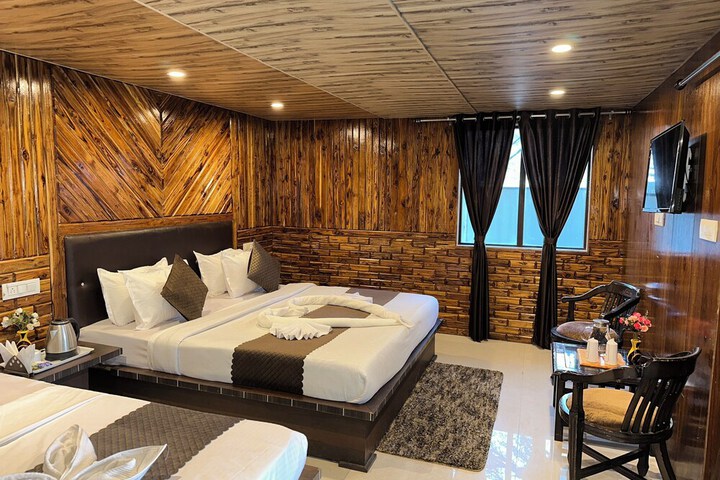 Room 12 of 36
