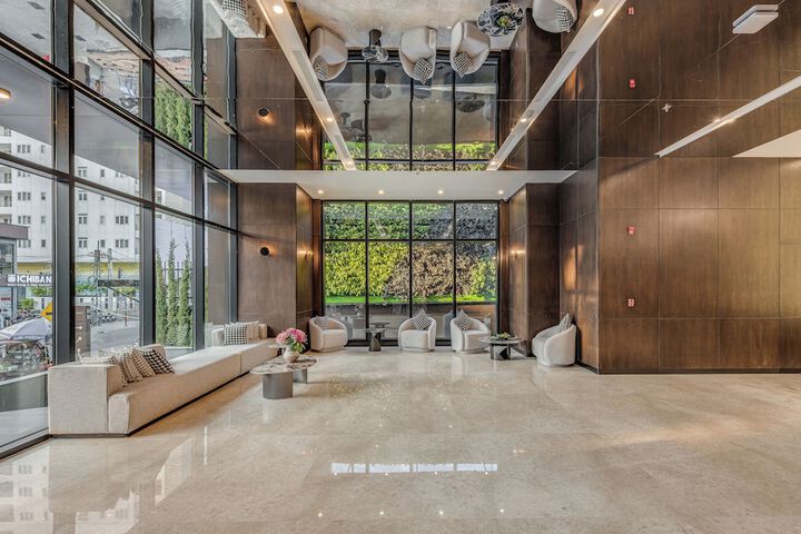 Business Center 70 of 79