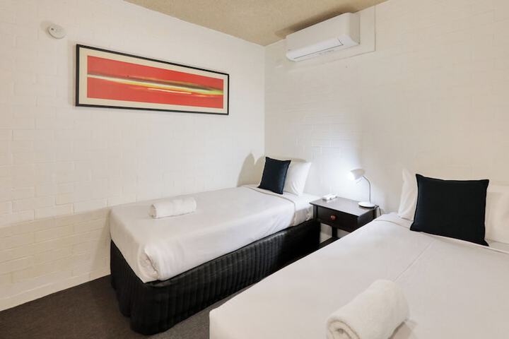 Room 12 of 38