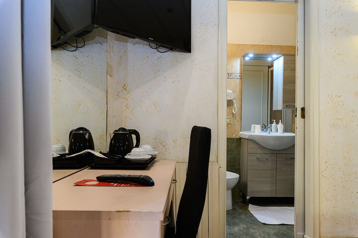 Room 45 of 127