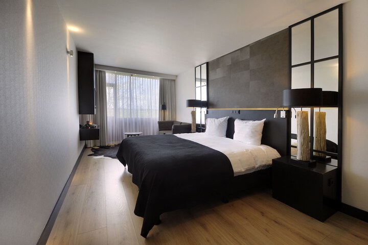 Room 38 of 74