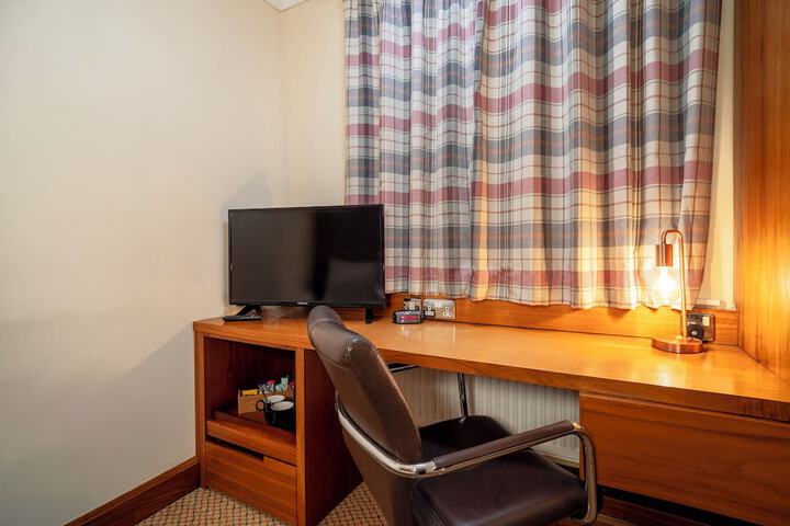Room 35 of 80