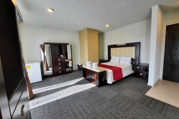 Room 9 of 34