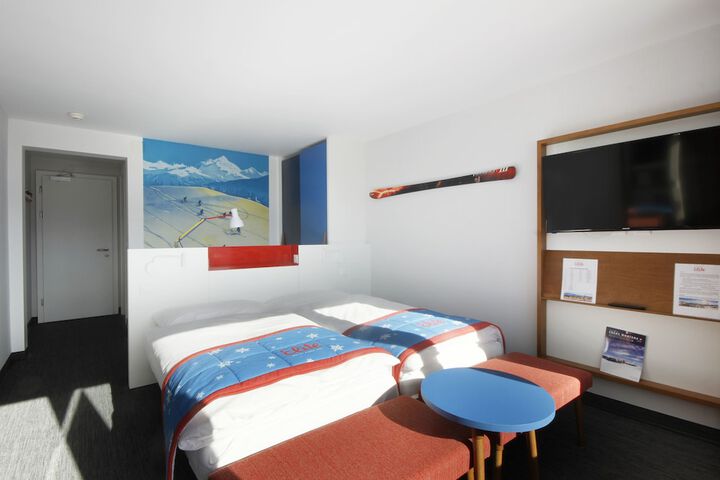 Room 9 of 55