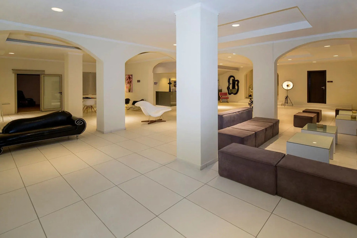 Room 3 of 16