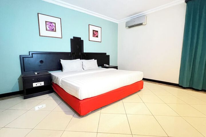 Room 25 of 53