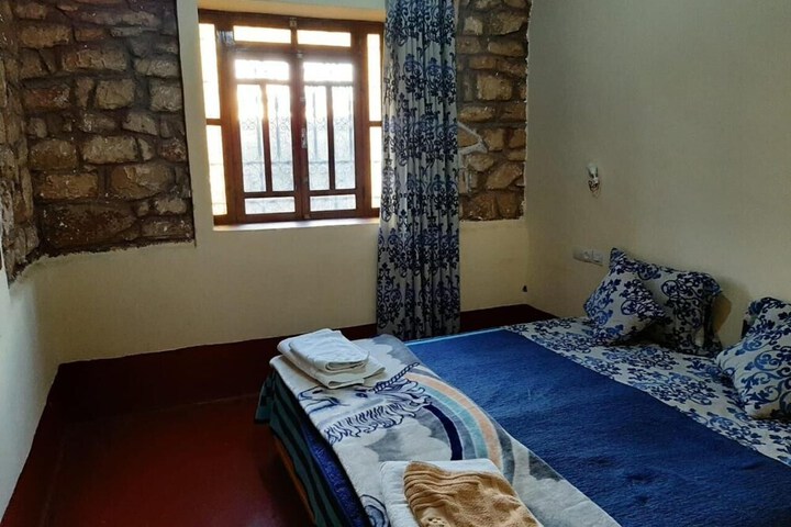 Room 28 of 69