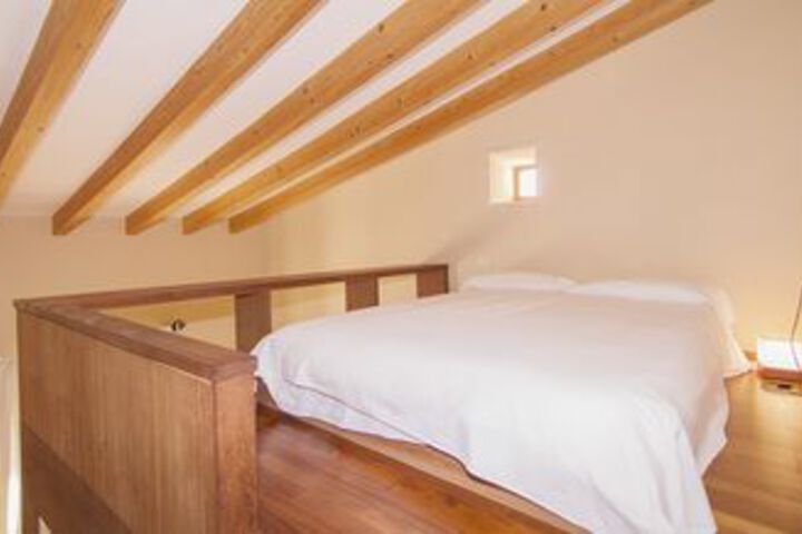 Room 11 of 20