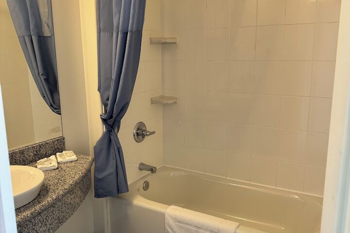 Room 17 of 26